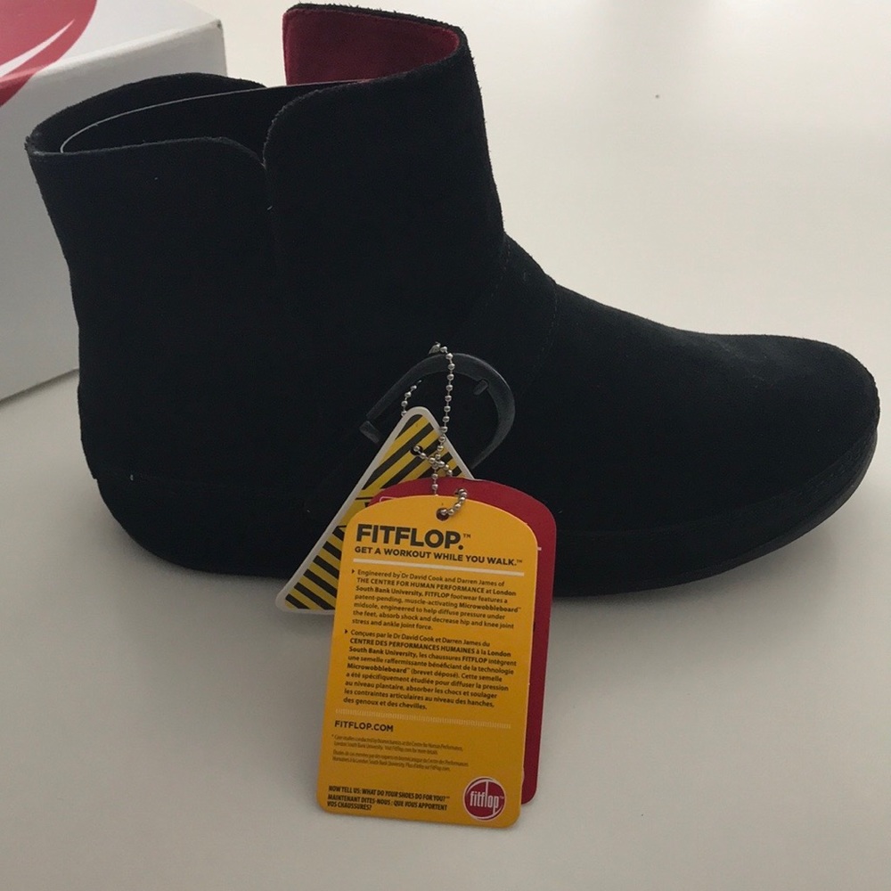NWT Black Suede Dash Fitflop